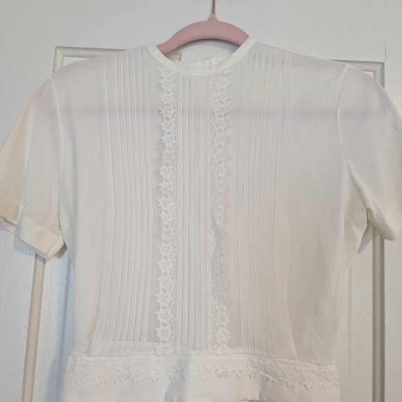 Elegant Vintage White Lace Trimmed Women's Top - Picture 3 of 9